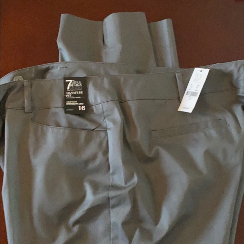 New York & Co straight leg cropped pants